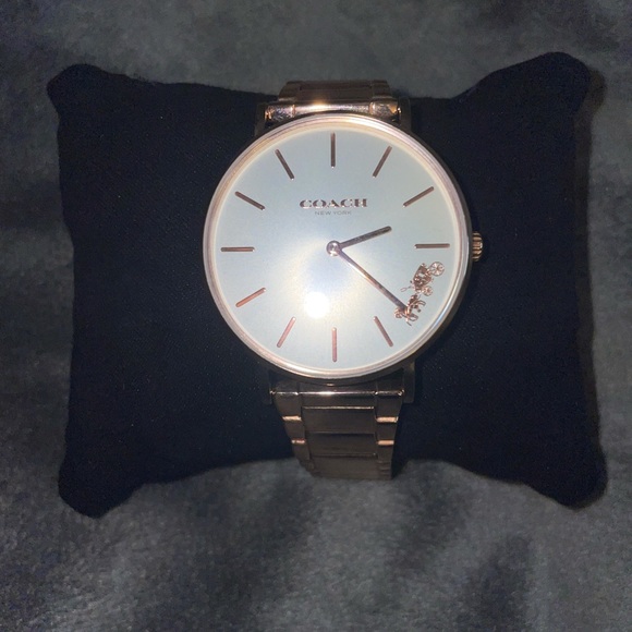 Rose gold coach watch. - Picture 3 of 3